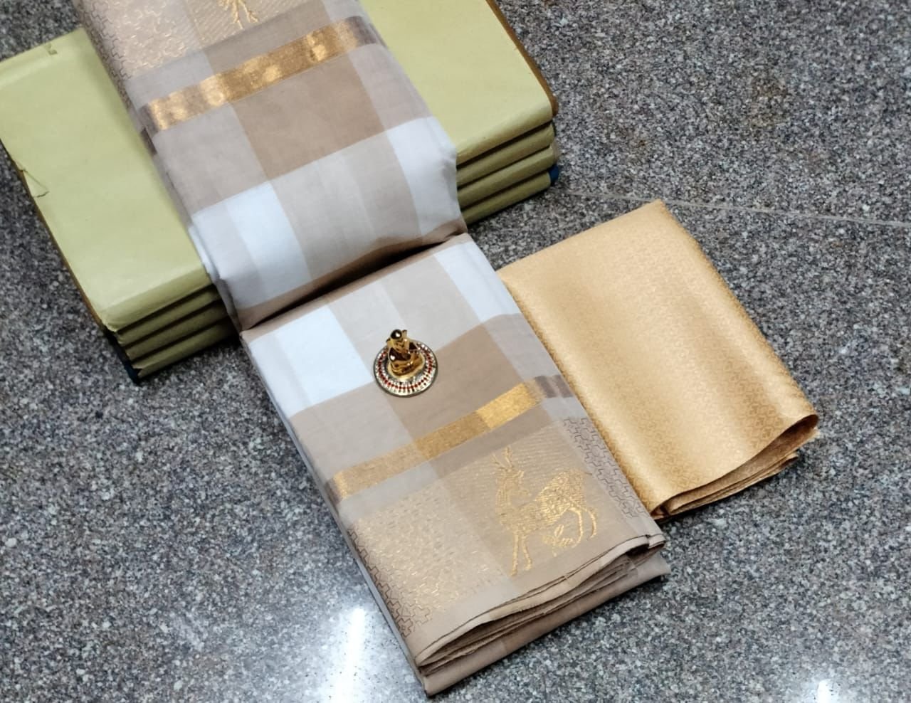 Kandangi Cotton Saree - Beige & Gold