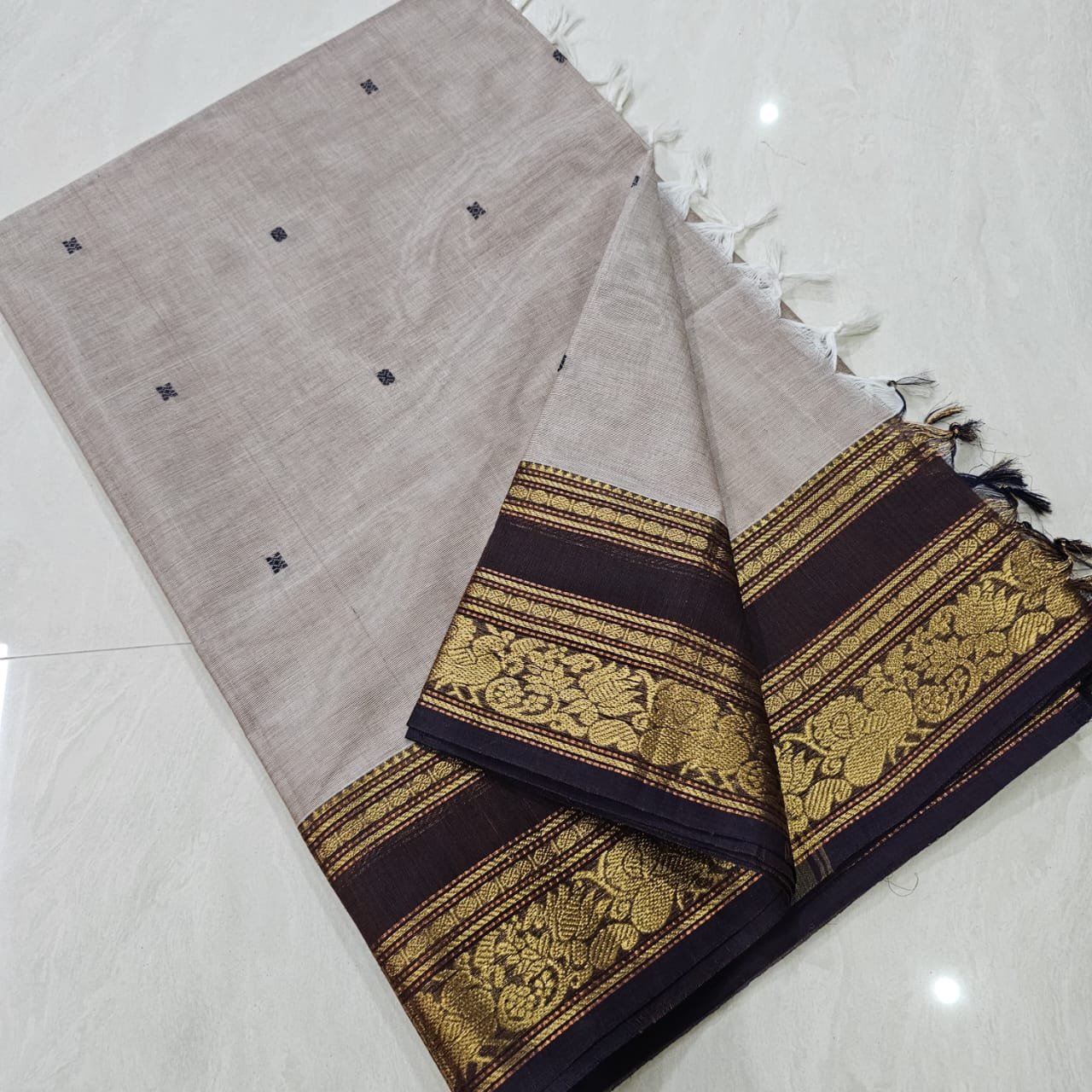 Handloom Kanchi Cotton Saree – Ash Beige