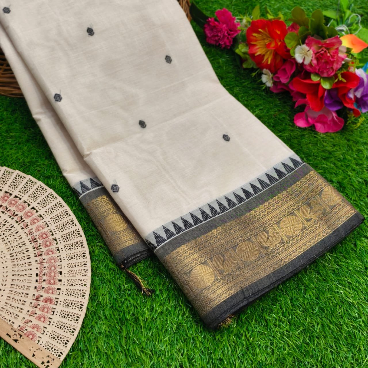 Handloom Kanchi Cotton Saree – Ivory Charm