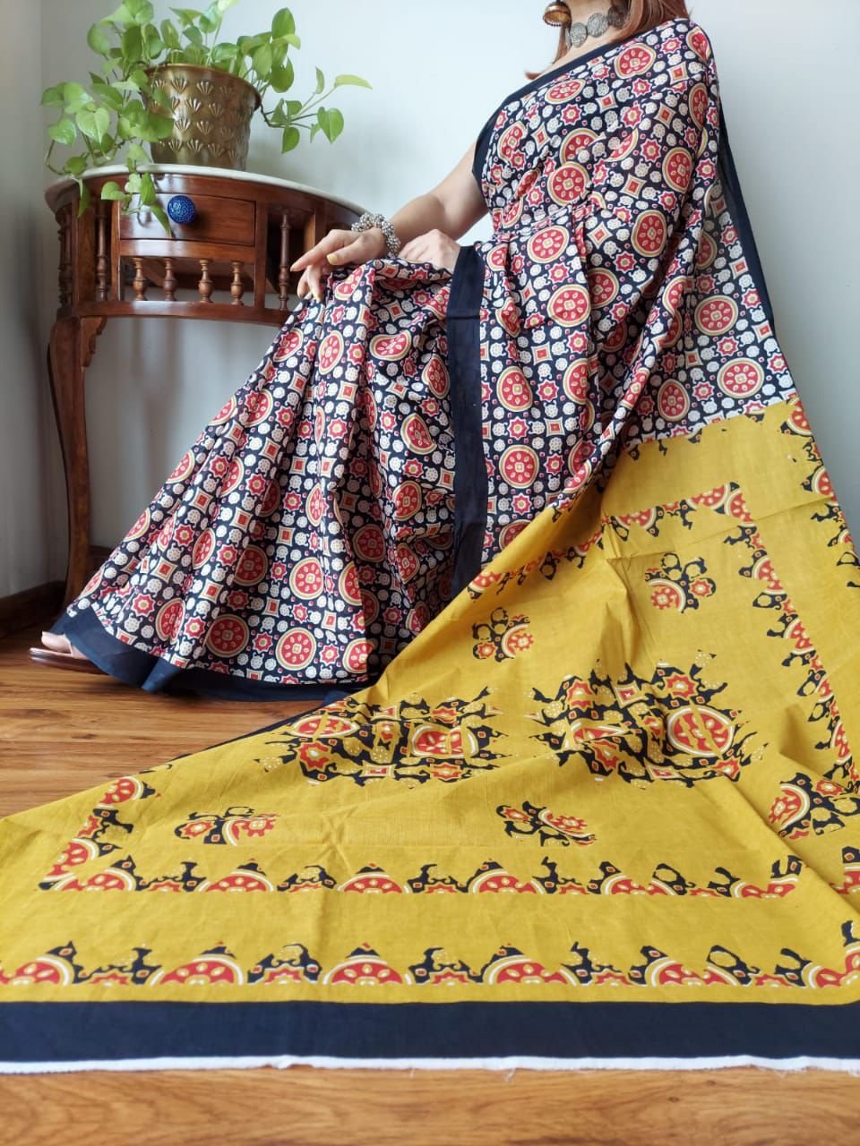 Mul Mul Cotton Saree - Multicolor