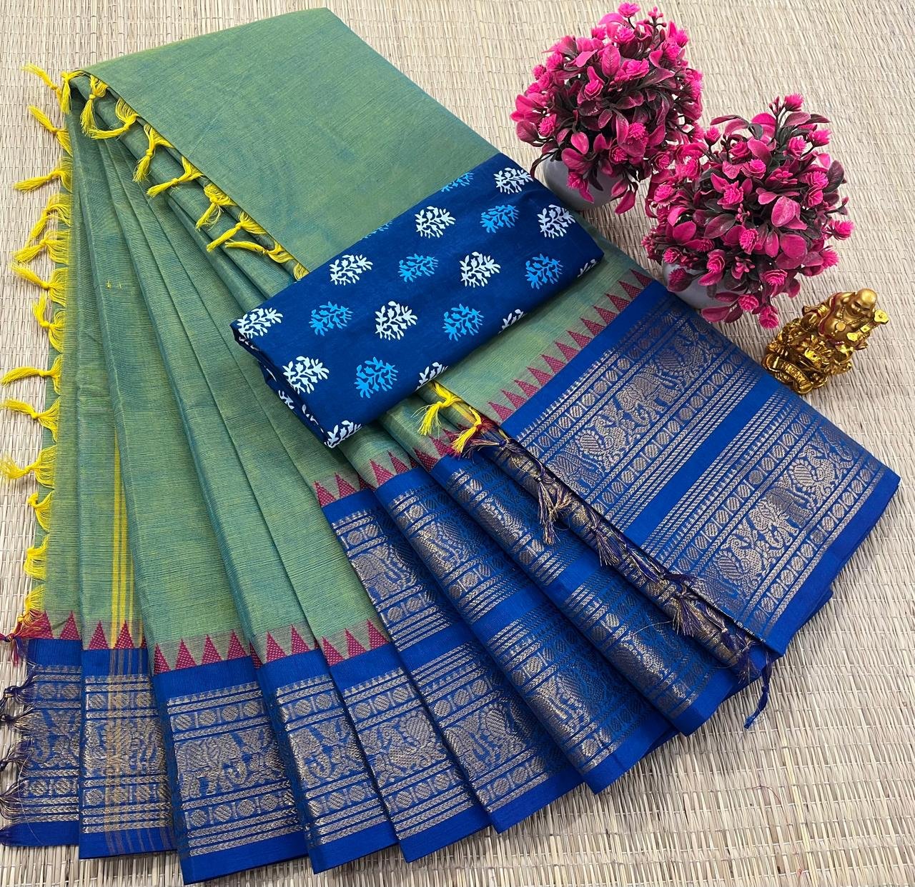 Kanchi Cotton Plain Saree - Light Green