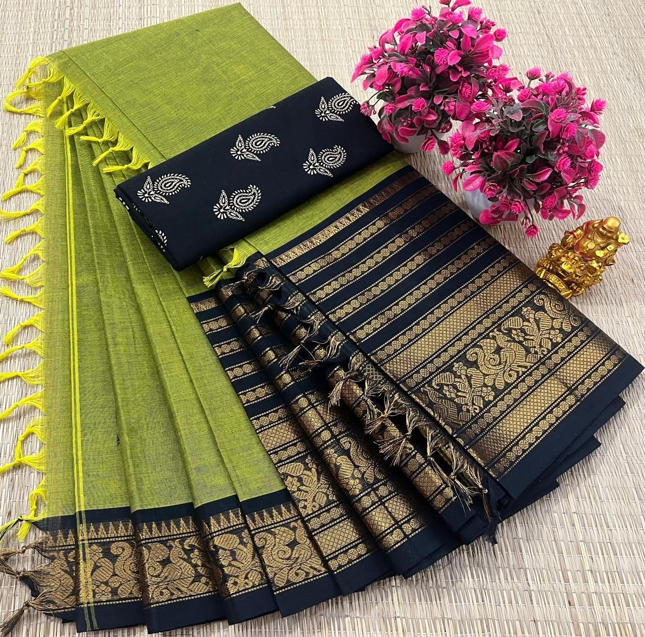 Kanchi Cotton Plain Saree - Olive Green